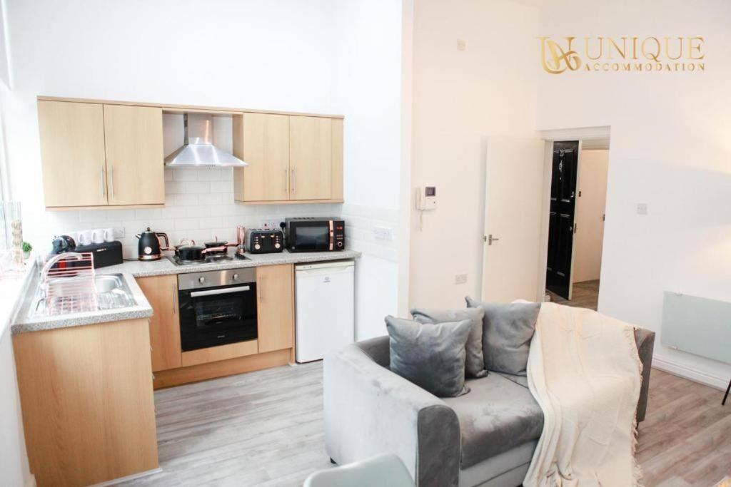Luxury 2-bed Haven In Apartment Liverpool